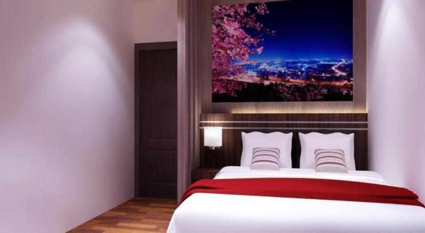 Neotel Hotel City Centre Tanjung Redep Exterior photo